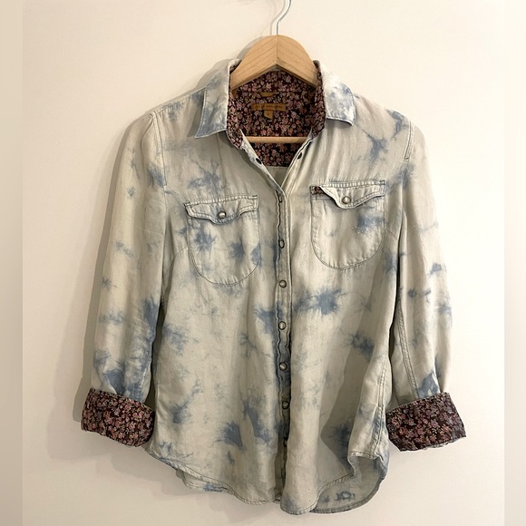 Jachs Girlfriend jewelled acid wash and floral button down small - Picture 1 of 5